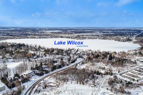 Photo 3 at 117 Maroon Drive, Oak Ridges Lake Wilcox, Richmond Hill