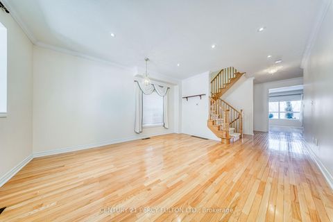 Photo 6 at 117 Maroon Drive, Oak Ridges Lake Wilcox, Richmond Hill