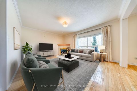 Photo 10 at 117 Maroon Drive, Oak Ridges Lake Wilcox, Richmond Hill