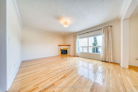 Photo 11 at 117 Maroon Drive, Oak Ridges Lake Wilcox, Richmond Hill