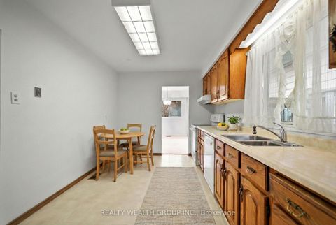 Photo 8 at 9 Eastpark Boulevard E, Woburn, Toronto