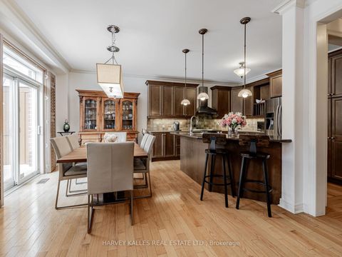 Photo 9 at 12 Barberry Crescent, Oak Ridges, Richmond Hill