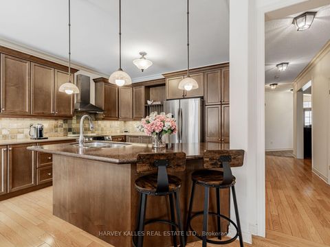 Photo 14 at 12 Barberry Crescent, Oak Ridges, Richmond Hill