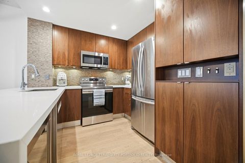 Photo 7 at 1013 - 333 Adelaide Street E, Moss Park, Toronto