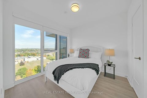 Photo 13 at 2039 - 20 Inn On The Park Drive, Don Mills, Toronto