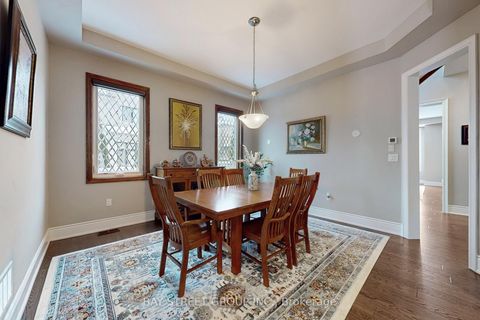 Photo 4 at 39 Cairns Gate, King City, King