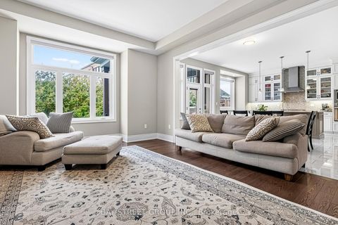 Photo 10 at 39 Cairns Gate, King City, King