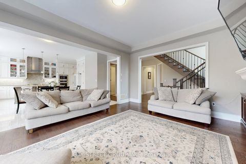 Photo 13 at 39 Cairns Gate, King City, King