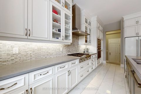 Photo 18 at 39 Cairns Gate, King City, King