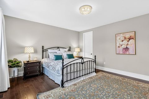 Photo 25 at 39 Cairns Gate, King City, King