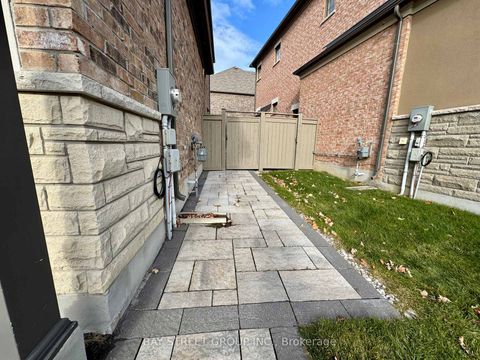 Photo 48 at 39 Cairns Gate, King City, King