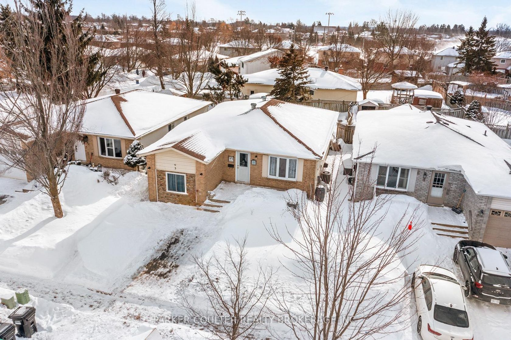 3 Hickling Trail, Grove East, Barrie photo number 2