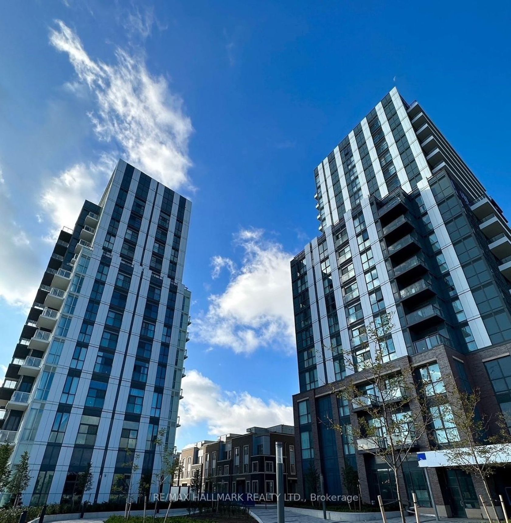 820 - 60 Honeycrisp Crescent, Vaughan Corporate Centre, Vaughan photo number 2