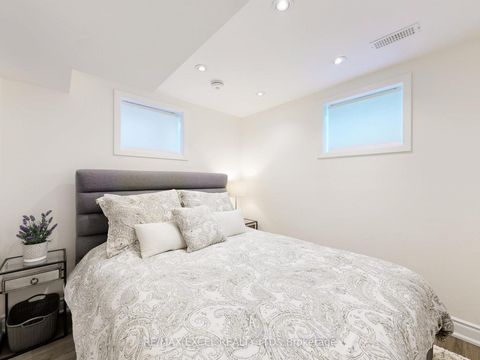 Photo 28 at 89 Hutt Crescent, Rural Aurora, Aurora