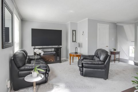 Photo 4 at 4 - 233 Innisfil Street, Allandale Centre, Barrie