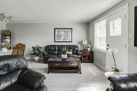 Photo 6 at 4 - 233 Innisfil Street, Allandale Centre, Barrie