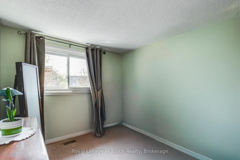 Photo 18 at 4 - 233 Innisfil Street, Allandale Centre, Barrie