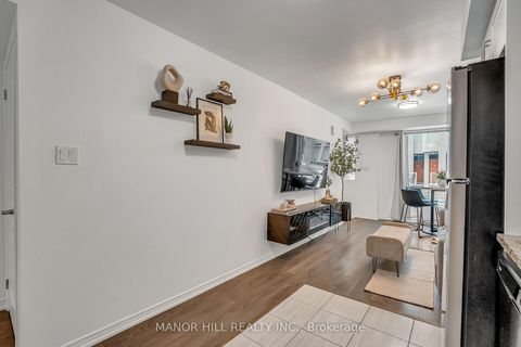 Photo 15 at 228 - 7 Applewood Lane, Etobicoke West Mall, Toronto