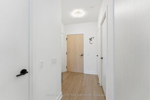 Photo 11 at 111 - 50 George Butchart Drive, CFB, Toronto
