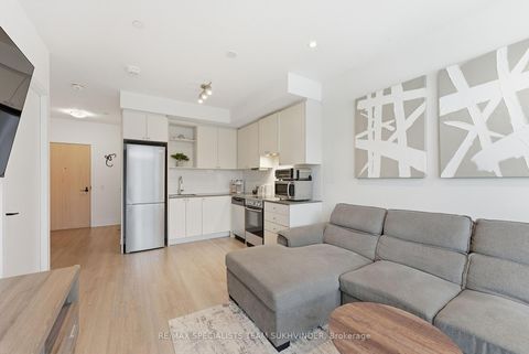 Photo 17 at 111 - 50 George Butchart Drive, CFB, Toronto
