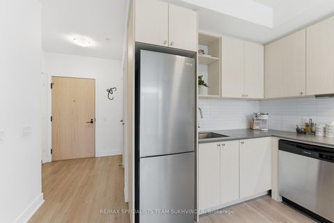 Photo 24 at 111 - 50 George Butchart Drive, CFB, Toronto