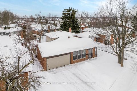 Photo 1 at 6 Deerpark Drive, Cundles East, Barrie