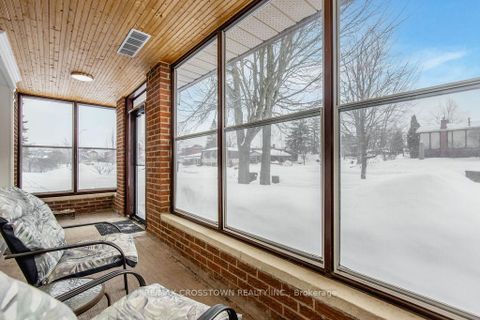 Photo 7 at 6 Deerpark Drive, Cundles East, Barrie