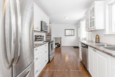 Photo 10 at 6 Deerpark Drive, Cundles East, Barrie