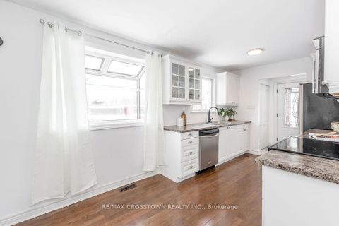 Photo 12 at 6 Deerpark Drive, Cundles East, Barrie