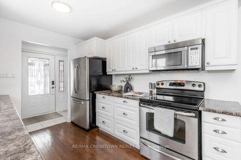 Photo 14 at 6 Deerpark Drive, Cundles East, Barrie