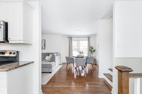 Photo 17 at 6 Deerpark Drive, Cundles East, Barrie