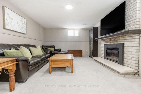 Photo 36 at 6 Deerpark Drive, Cundles East, Barrie