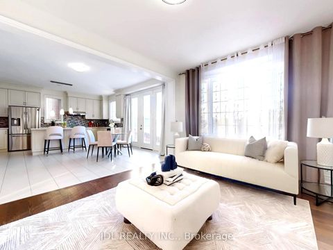 Photo 14 at 548 Somerville Drive, Wyndham, Newmarket