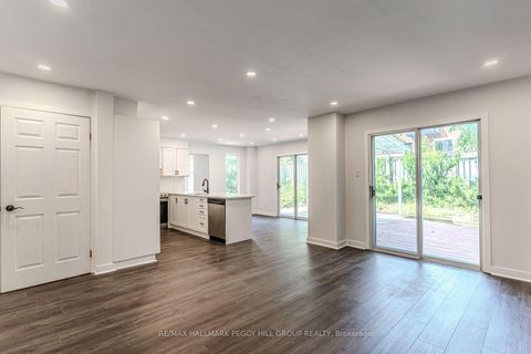 Photo 3 at 21 Autumn Lane, Allandale Heights, Barrie