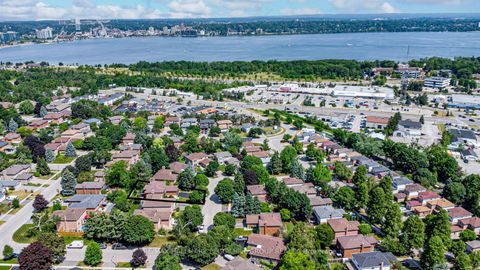 Photo 13 at 21 Autumn Lane, Allandale Heights, Barrie