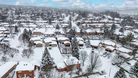 Photo 14 at 21 Autumn Lane, Allandale Heights, Barrie