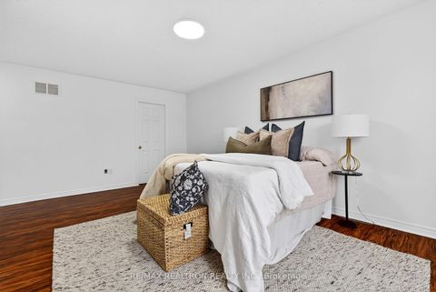 Photo 23 at 162 Seasons Drive, Rouge E11, Toronto