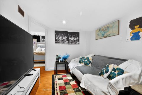 Photo 36 at 162 Seasons Drive, Rouge E11, Toronto