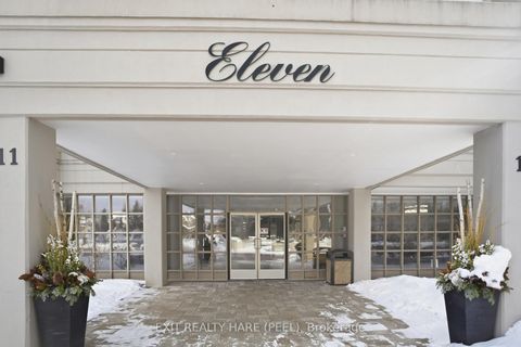 Photo 1 at 618 - 11 Townsgate Drive, Yorkhill, Vaughan