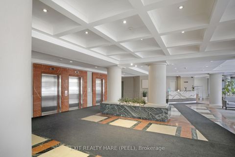 Photo 2 at 618 - 11 Townsgate Drive, Yorkhill, Vaughan