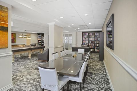 Photo 16 at 618 - 11 Townsgate Drive, Yorkhill, Vaughan