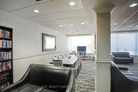 Photo 18 at 618 - 11 Townsgate Drive, Yorkhill, Vaughan