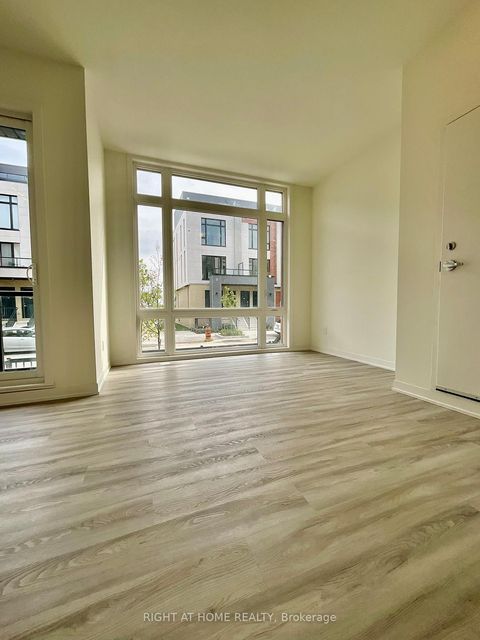 Photo 3 at 8 Steckley House Lane, Rural Richmond Hill, Richmond Hill