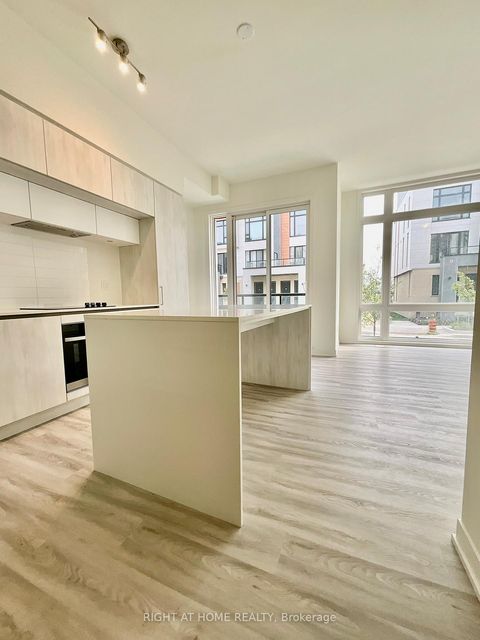 Photo 4 at 8 Steckley House Lane, Rural Richmond Hill, Richmond Hill