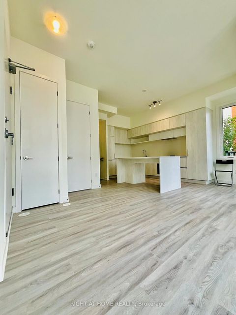 Photo 5 at 8 Steckley House Lane, Rural Richmond Hill, Richmond Hill