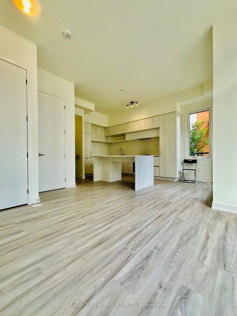 Photo 6 at 8 Steckley House Lane, Rural Richmond Hill, Richmond Hill