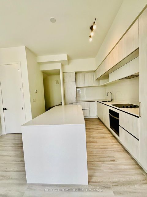 Photo 7 at 8 Steckley House Lane, Rural Richmond Hill, Richmond Hill