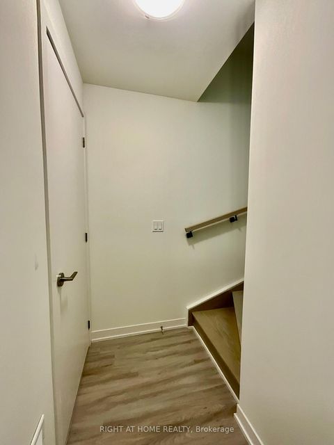 Photo 11 at 8 Steckley House Lane, Rural Richmond Hill, Richmond Hill