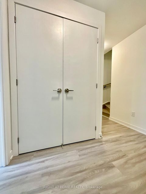 Photo 13 at 8 Steckley House Lane, Rural Richmond Hill, Richmond Hill