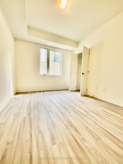 Photo 16 at 8 Steckley House Lane, Rural Richmond Hill, Richmond Hill